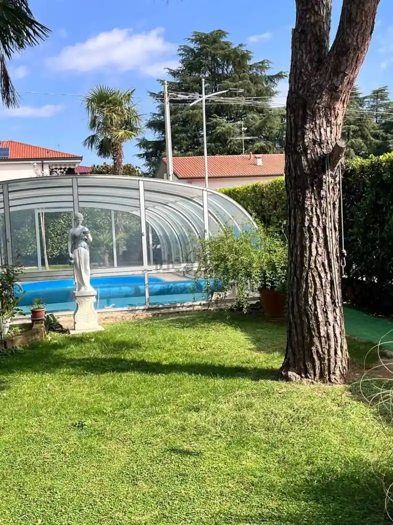 Villa in vendita a Brembate