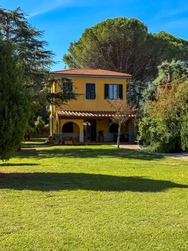 Villa in vendita a Lucca
