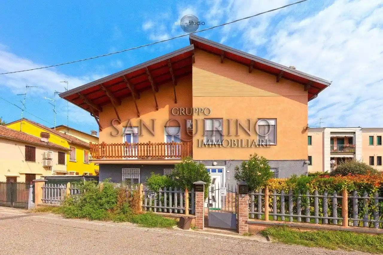 Villa in vendita a Guastalla