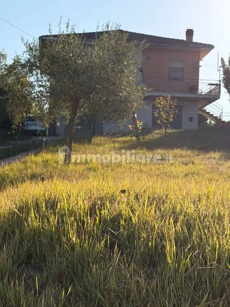 Villa in vendita a Santa Vittoria in Matenano