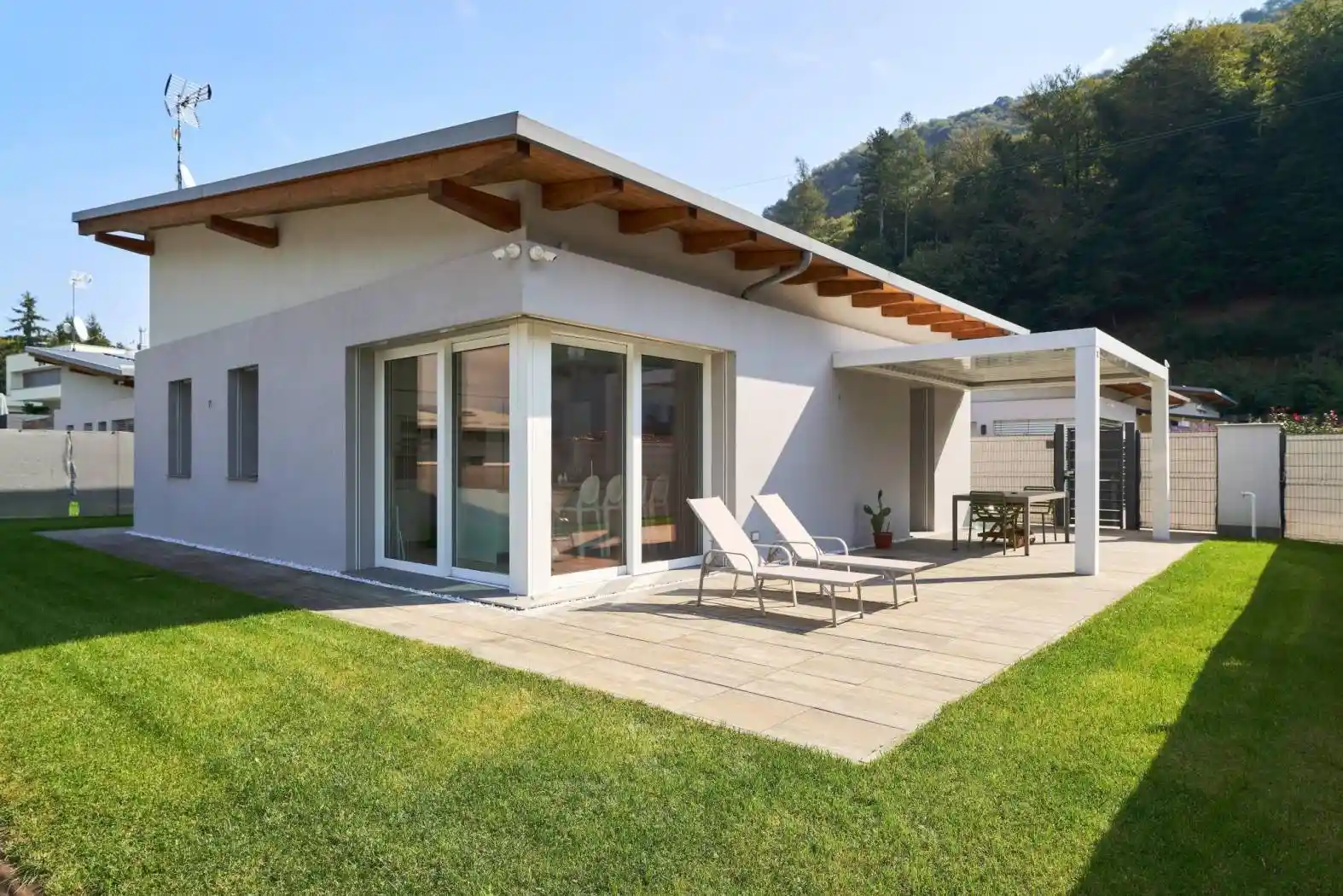 Villa in vendita a Marchirolo