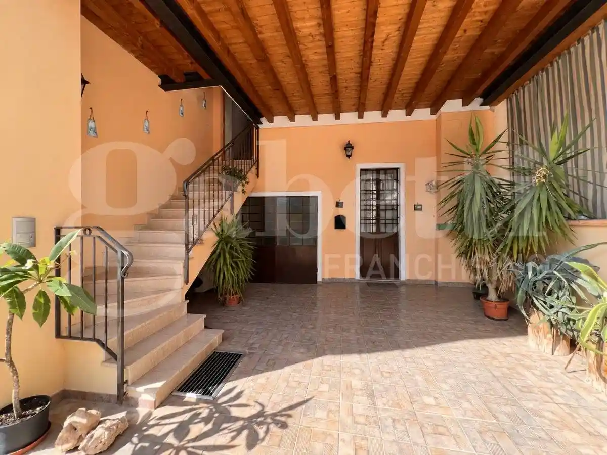 Casa indipendente in vendita a Brescia