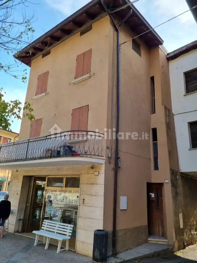 Casa indipendente in vendita a Vezzano sul Crostolo