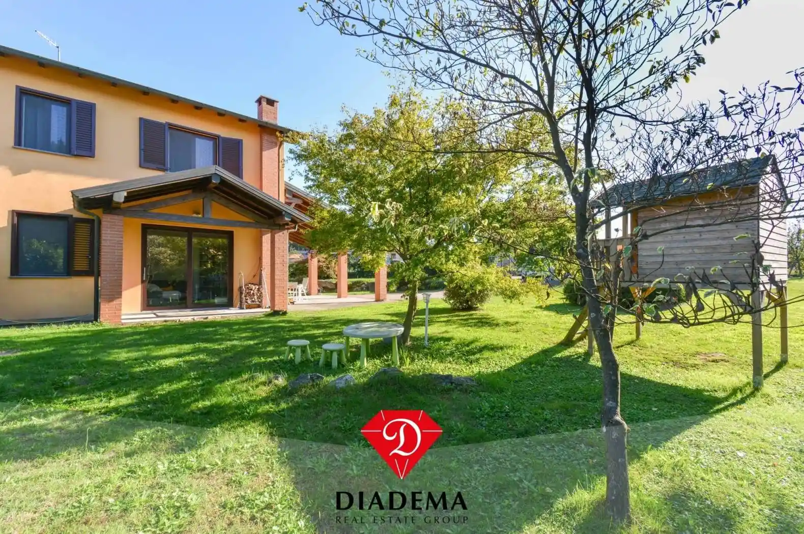 Villa in vendita a Daverio