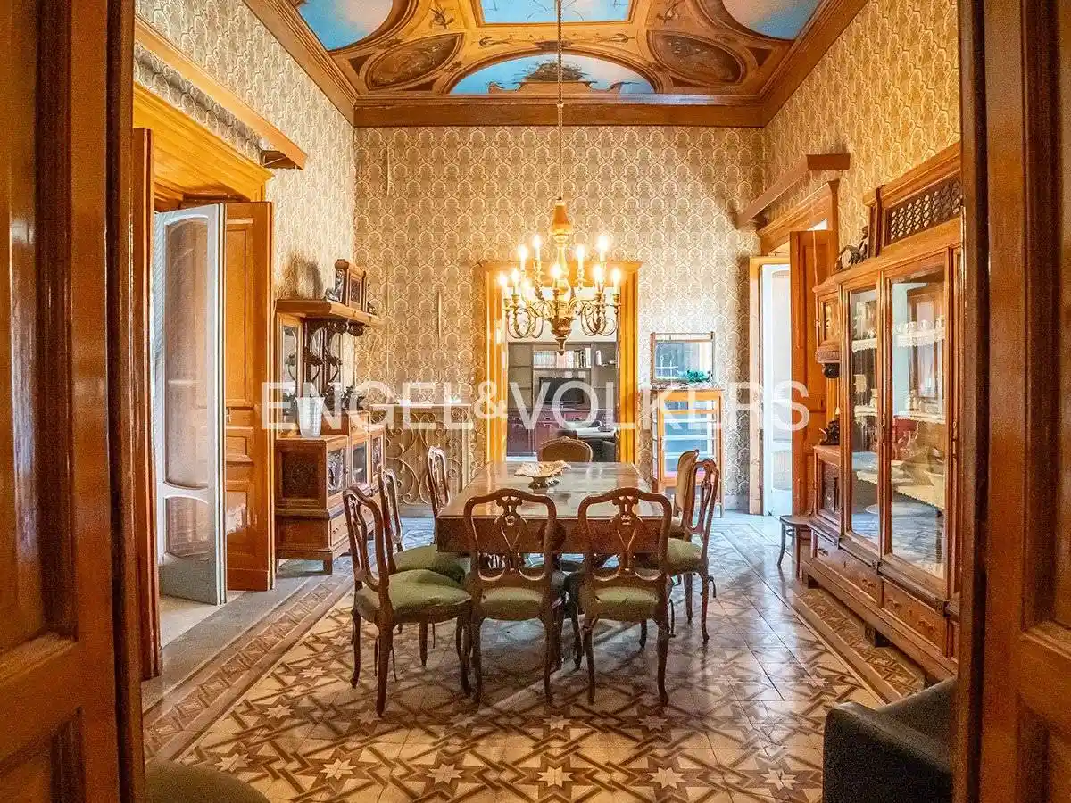 Villa in vendita a Curti
