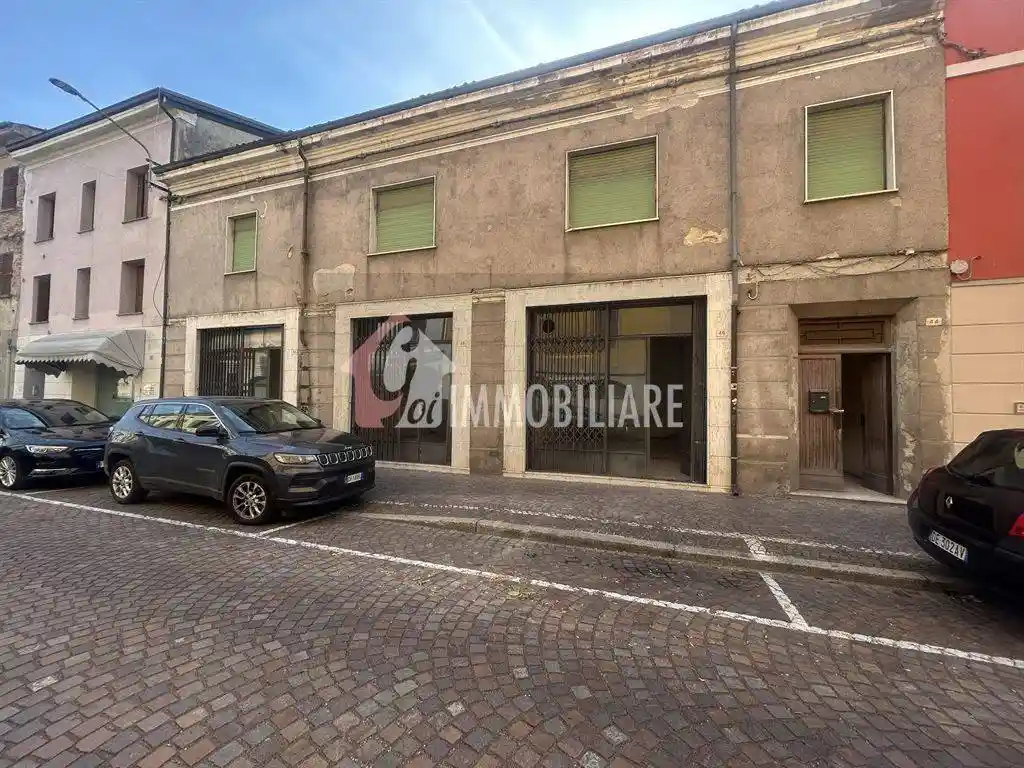 Palazzo - Edificio in vendita a Casalmaggiore