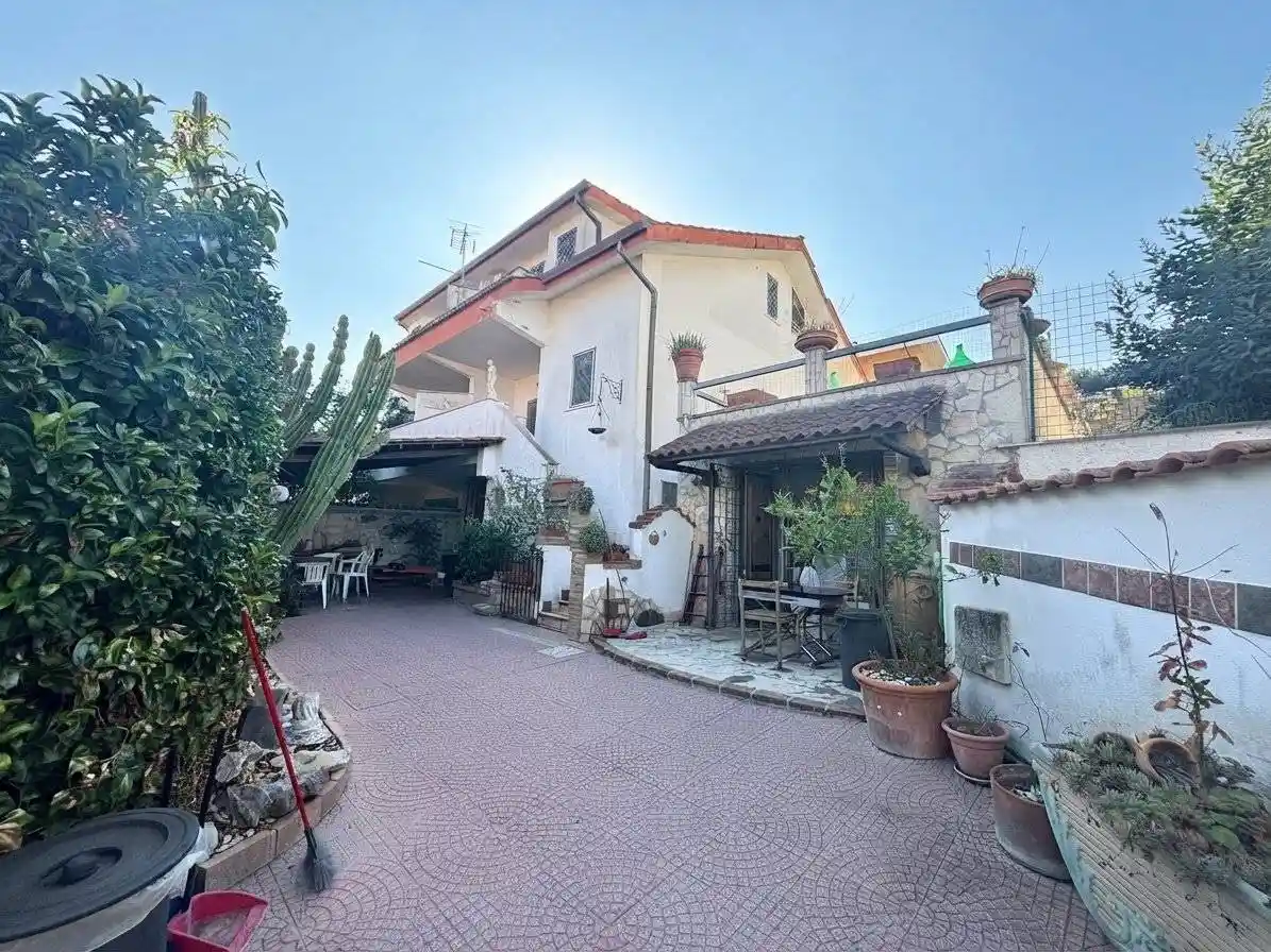 Villa in vendita a Ardea