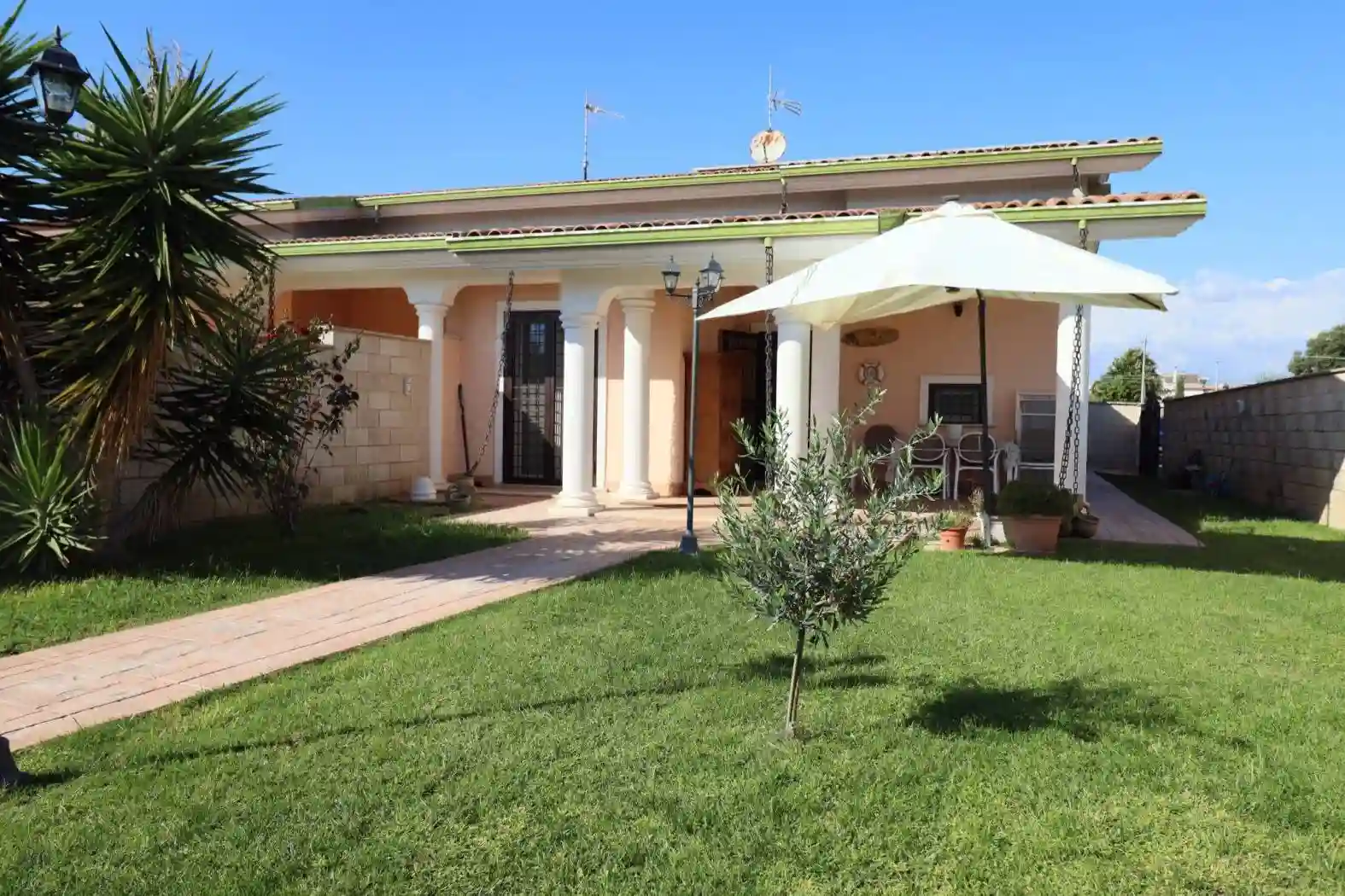 Villa - foto 2