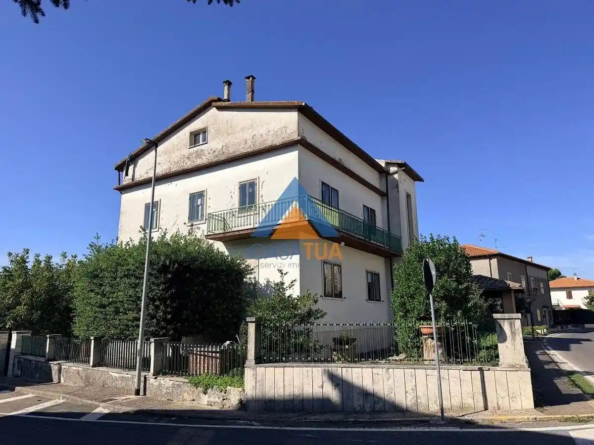 Villa in vendita a Guardea