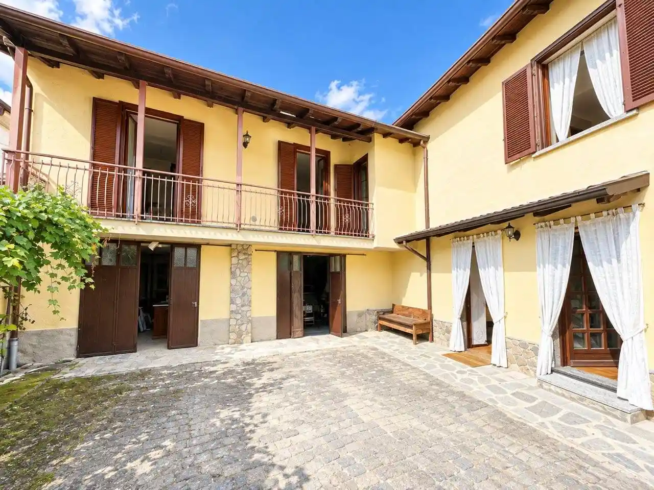 Villa in vendita a Godiasco Salice Terme