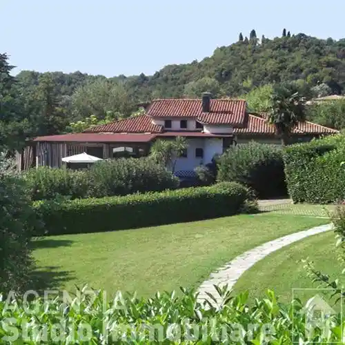 Villa in vendita a Soiano del Lago