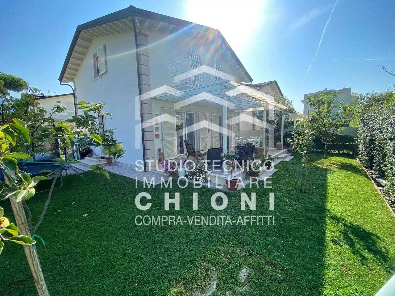 Villa in vendita a Montignoso