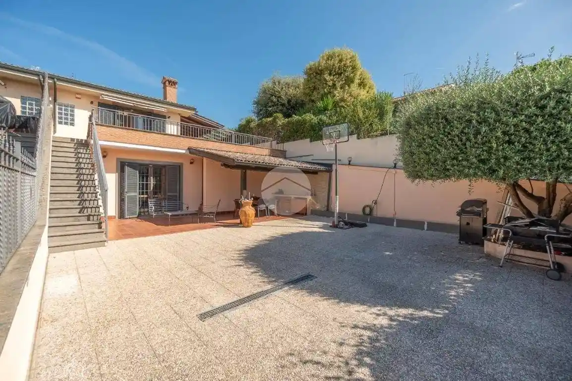Villa in vendita a Guidonia Montecelio