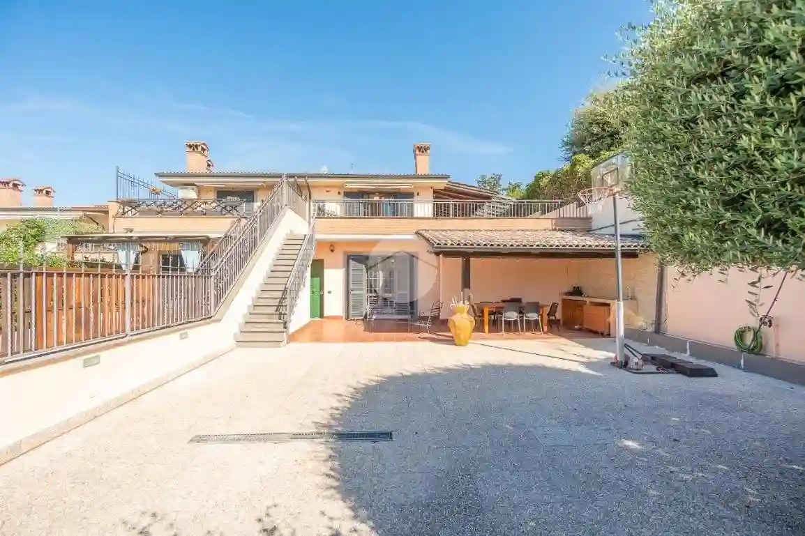 Villa - foto 2
