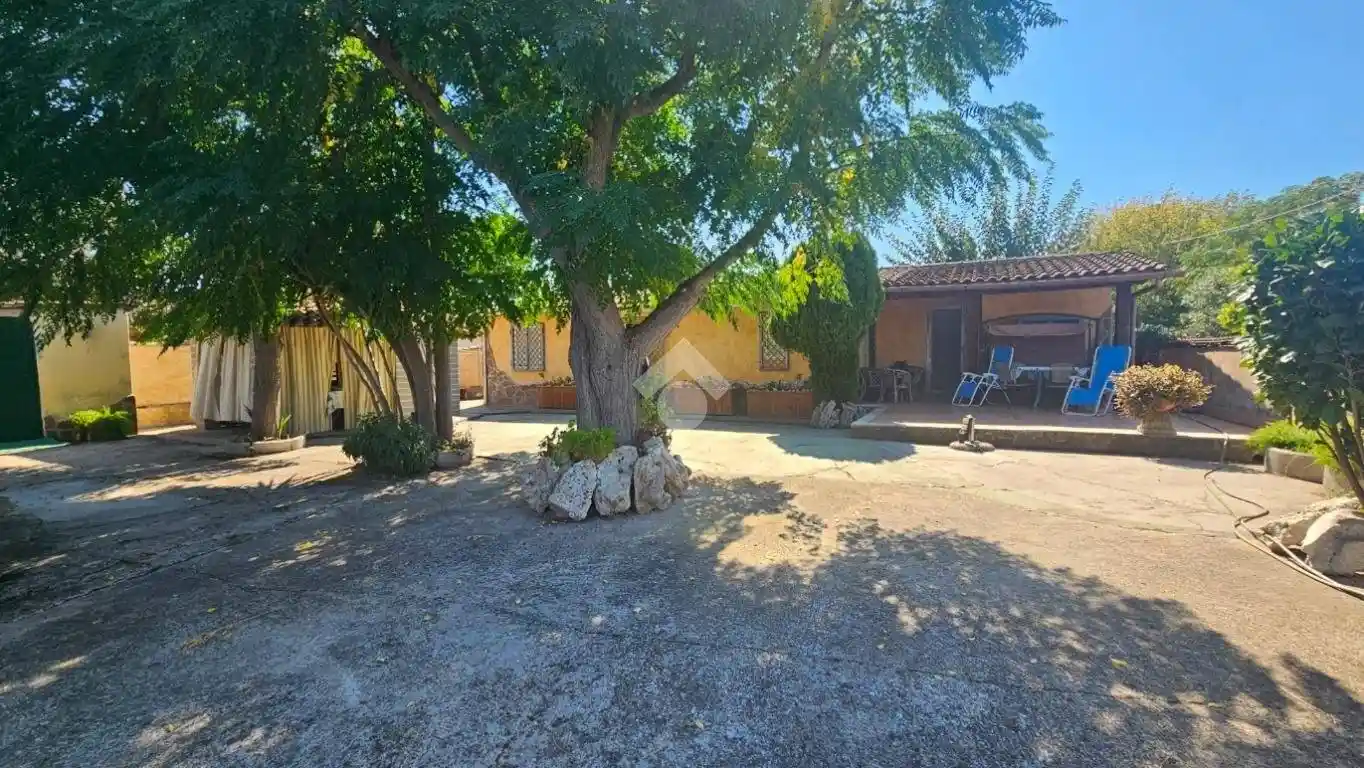 Villa in vendita a Latina