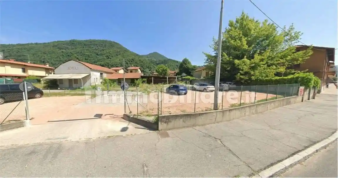 Palazzo - Edificio in vendita a Cuveglio