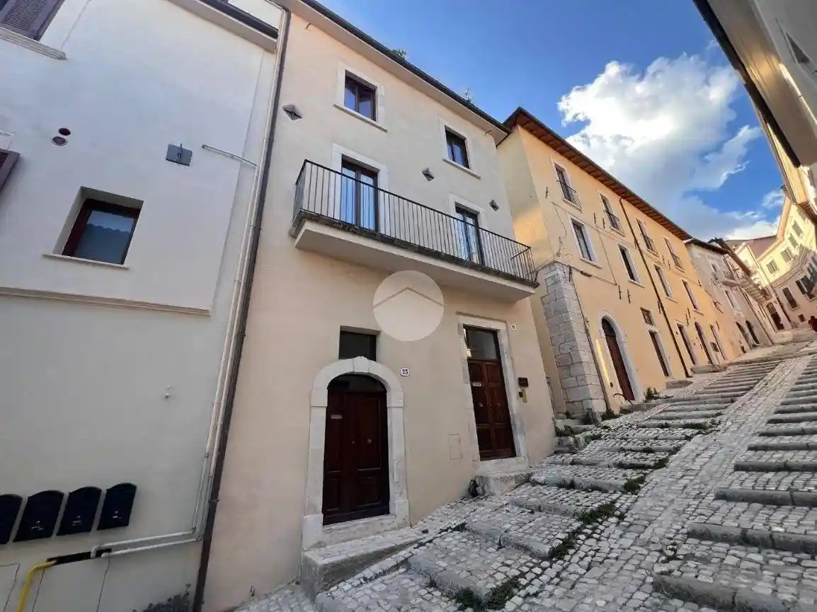Casa indipendente in vendita a L'Aquila