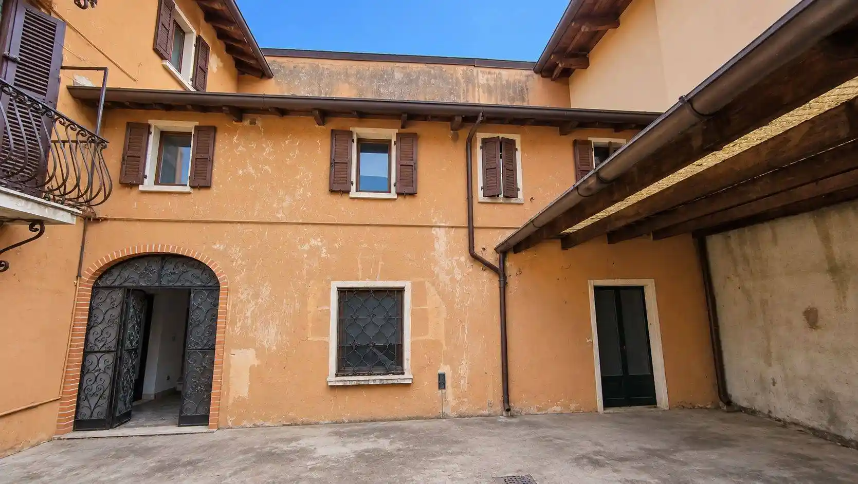 Casa indipendente in vendita a Lonato del Garda