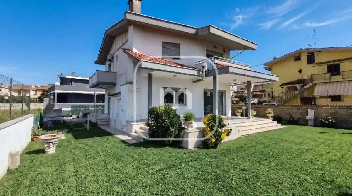 Villa - foto 2