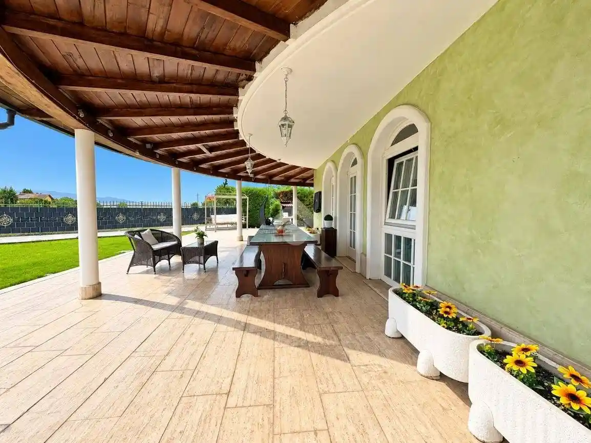 Villa in vendita a La Loggia