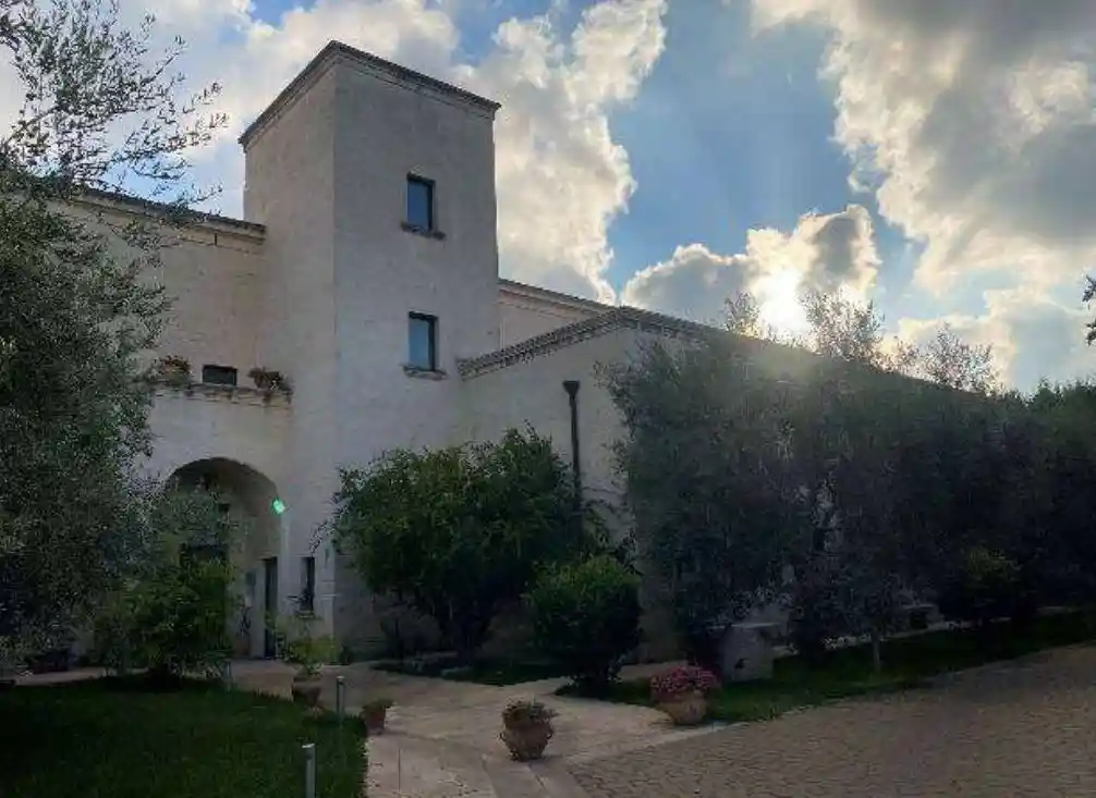 Palazzo - Edificio in vendita a Bari