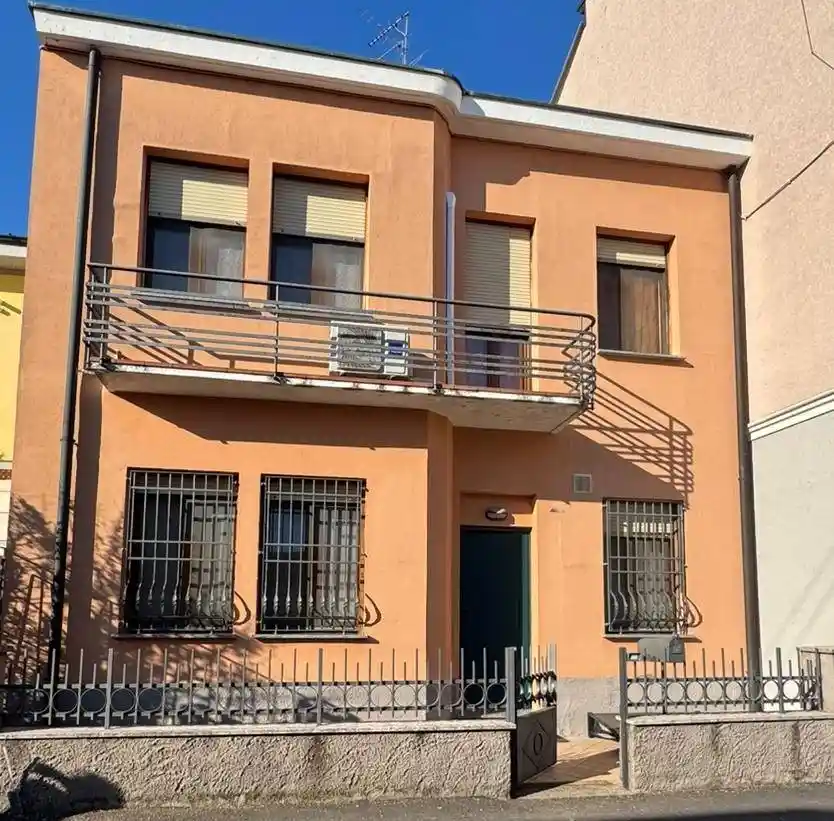 Villa in vendita a Cremona