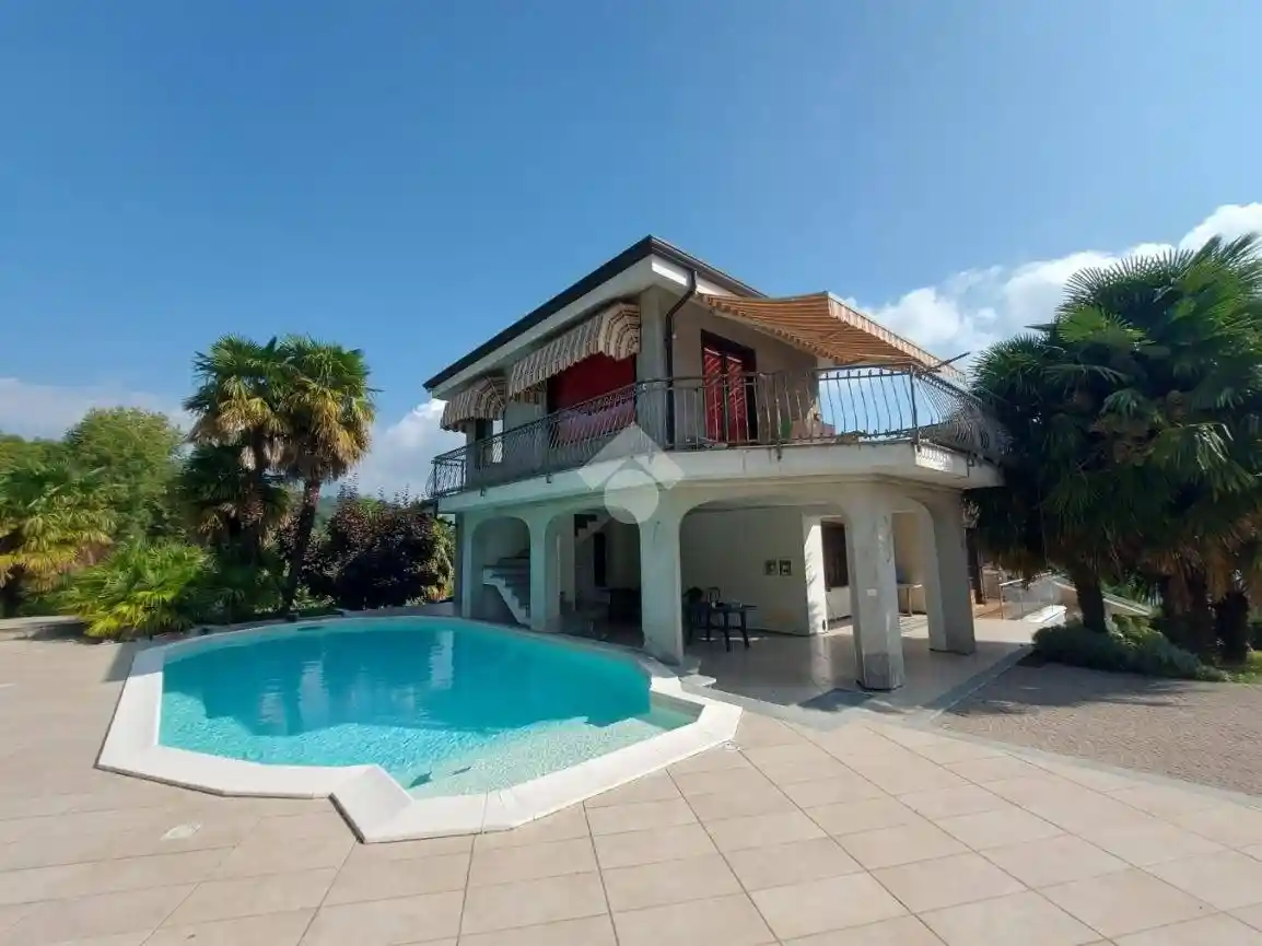 Villa in vendita a Roletto