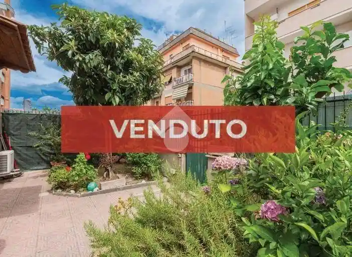 Appartamento in vendita a Roma