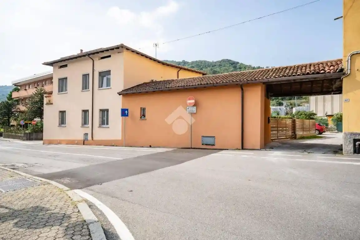Casa indipendente in vendita a Garlate