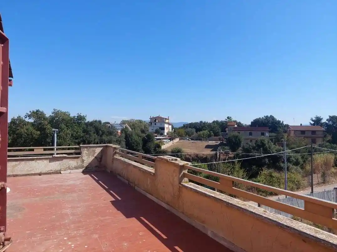 Palazzo - Edificio in vendita a Aprilia