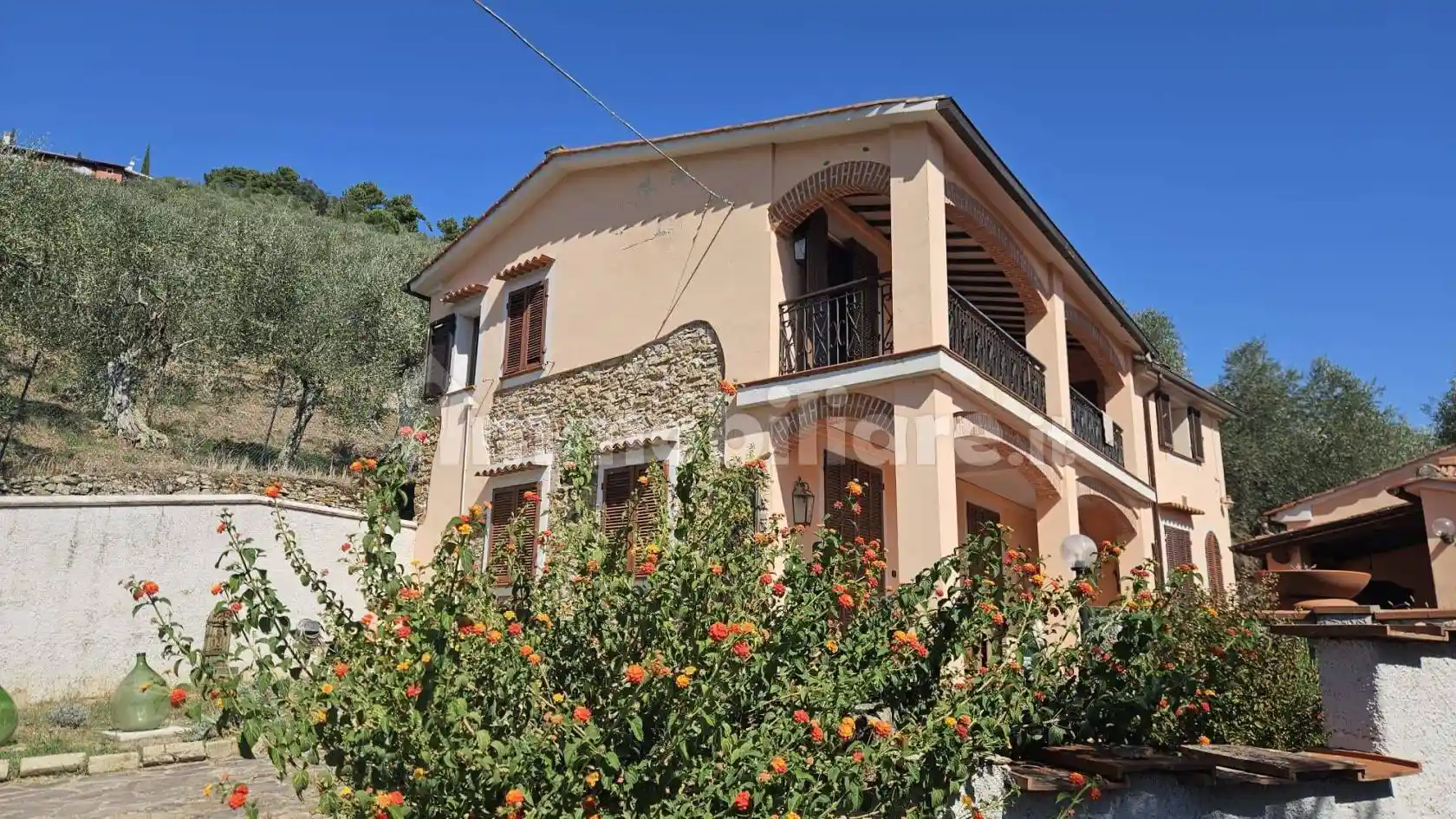Villa in vendita a Buti