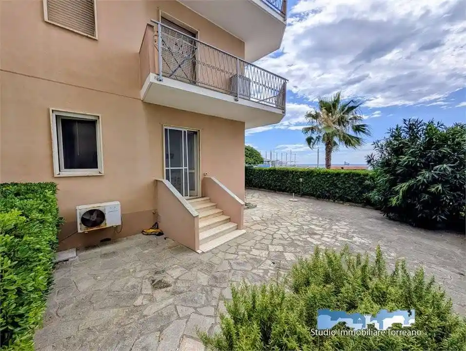 Appartamento in vendita a Borghetto Santo Spirito
