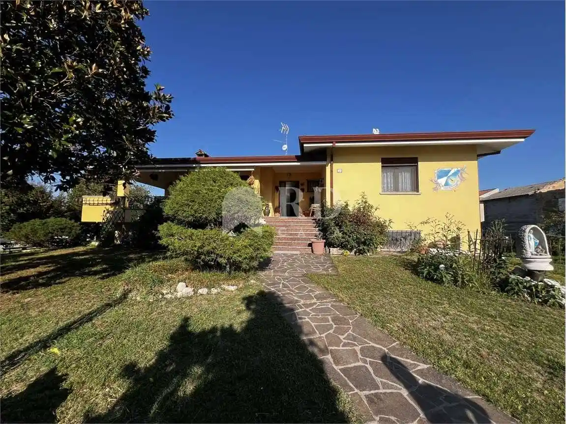 Villa in vendita a Fontanafredda