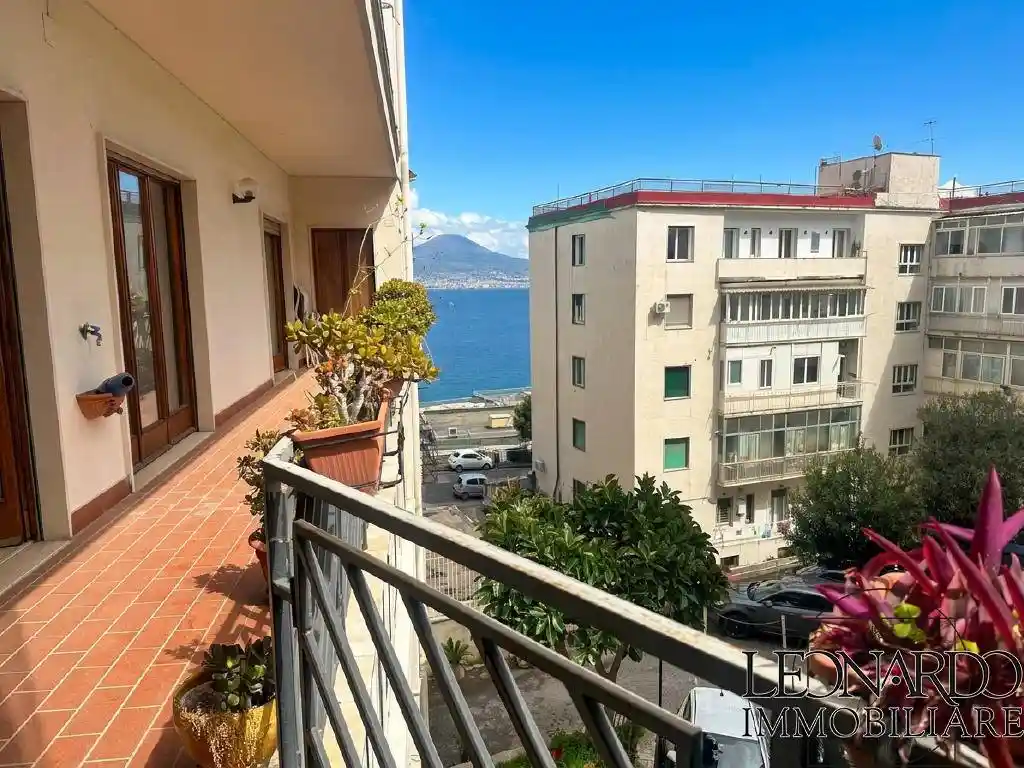 Appartamento in vendita a Napoli