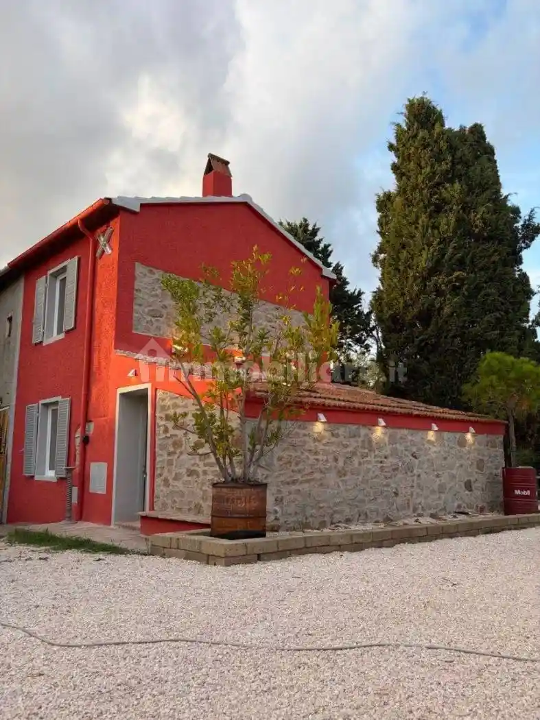 Casa indipendente in vendita a Magliano in Toscana