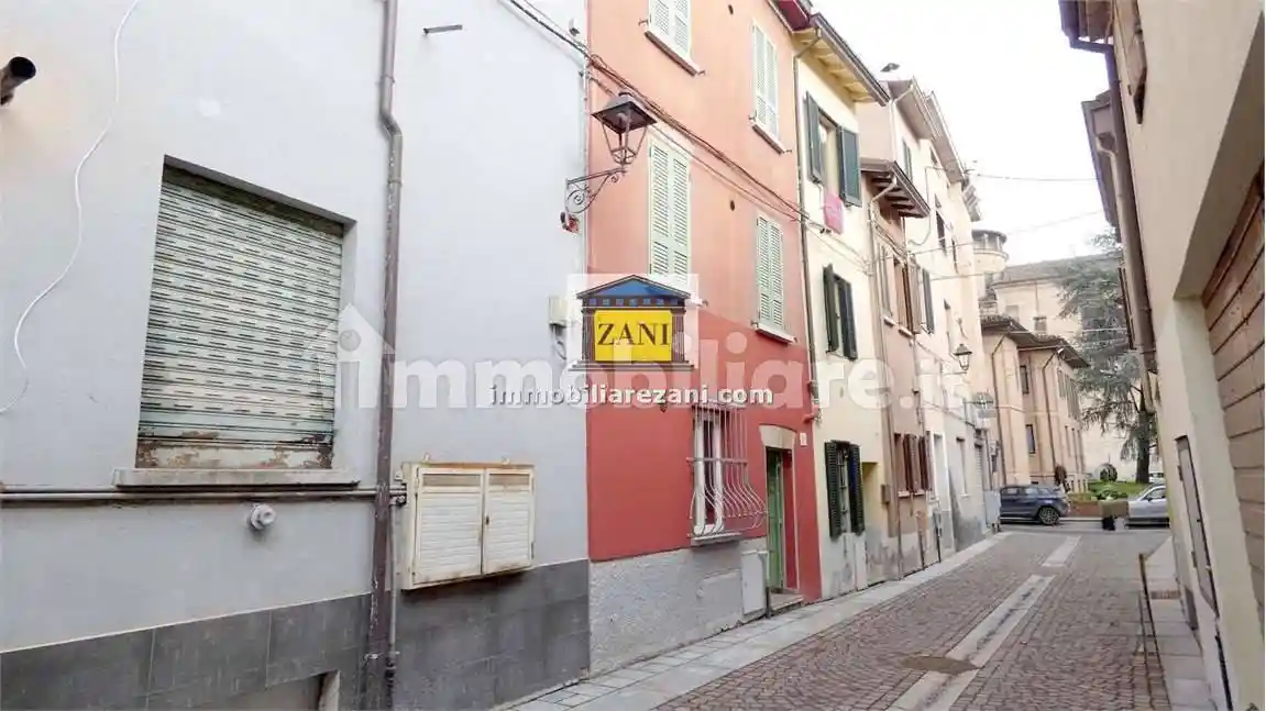 Casa indipendente in vendita a Fidenza