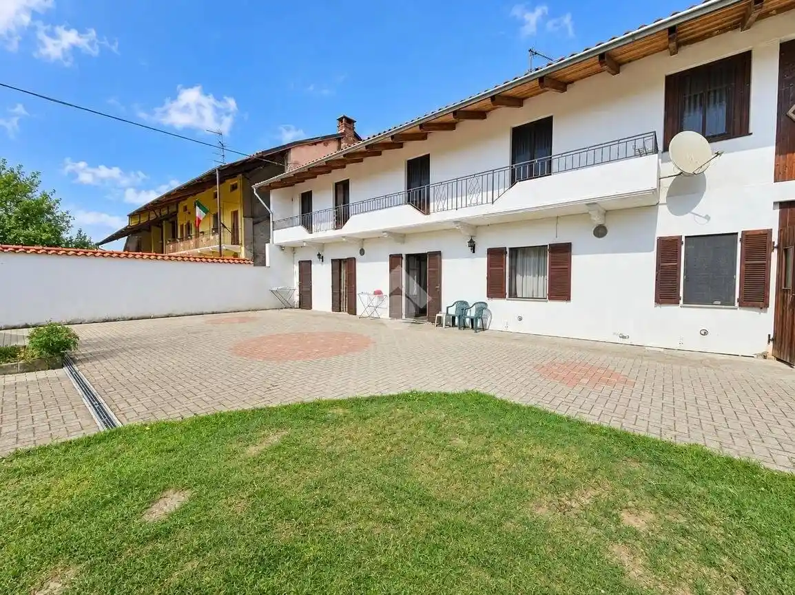 Casa indipendente in vendita a Livorno Ferraris