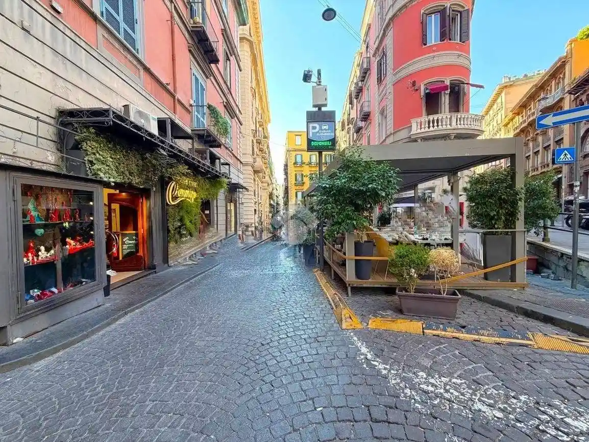 Appartamento in vendita a Napoli