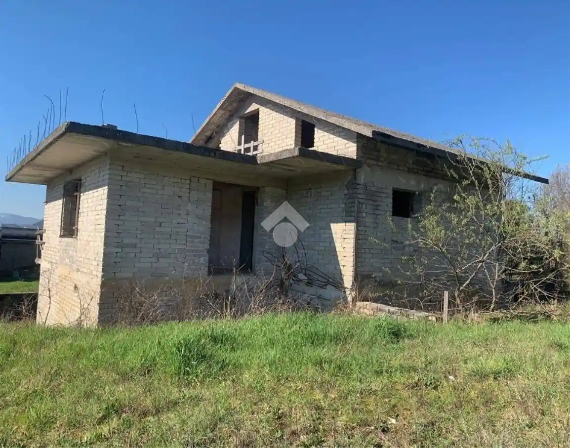 Rustico - Casale in vendita a Vico nel Lazio