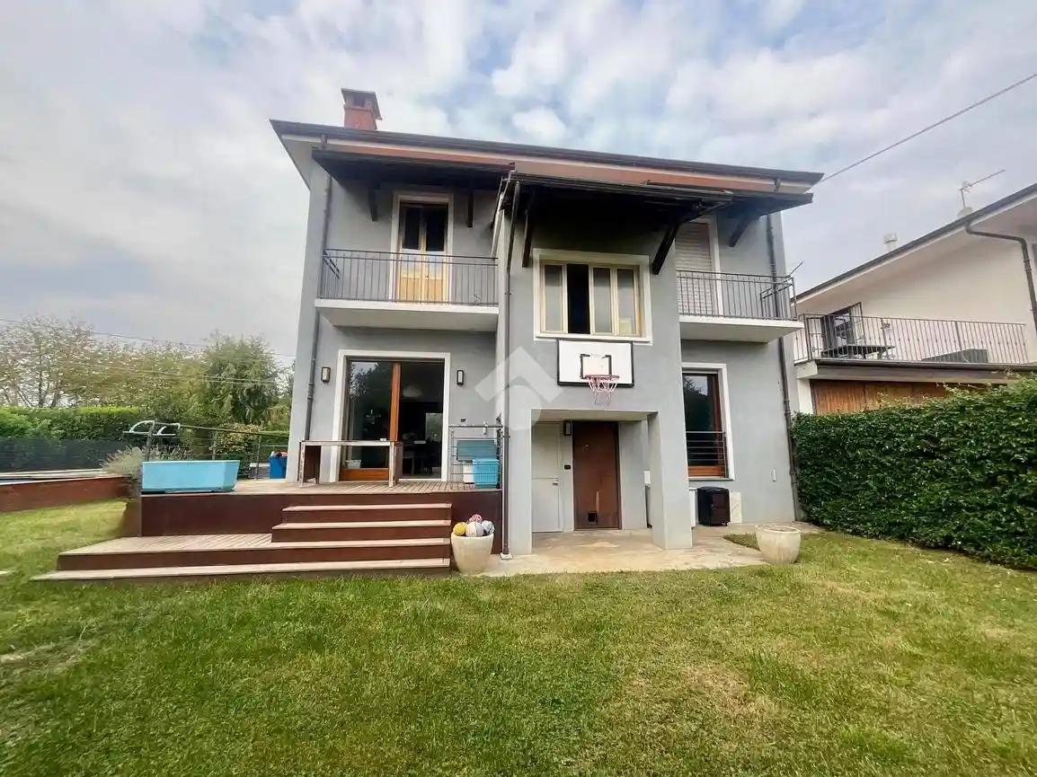Casa indipendente in vendita a Oglianico