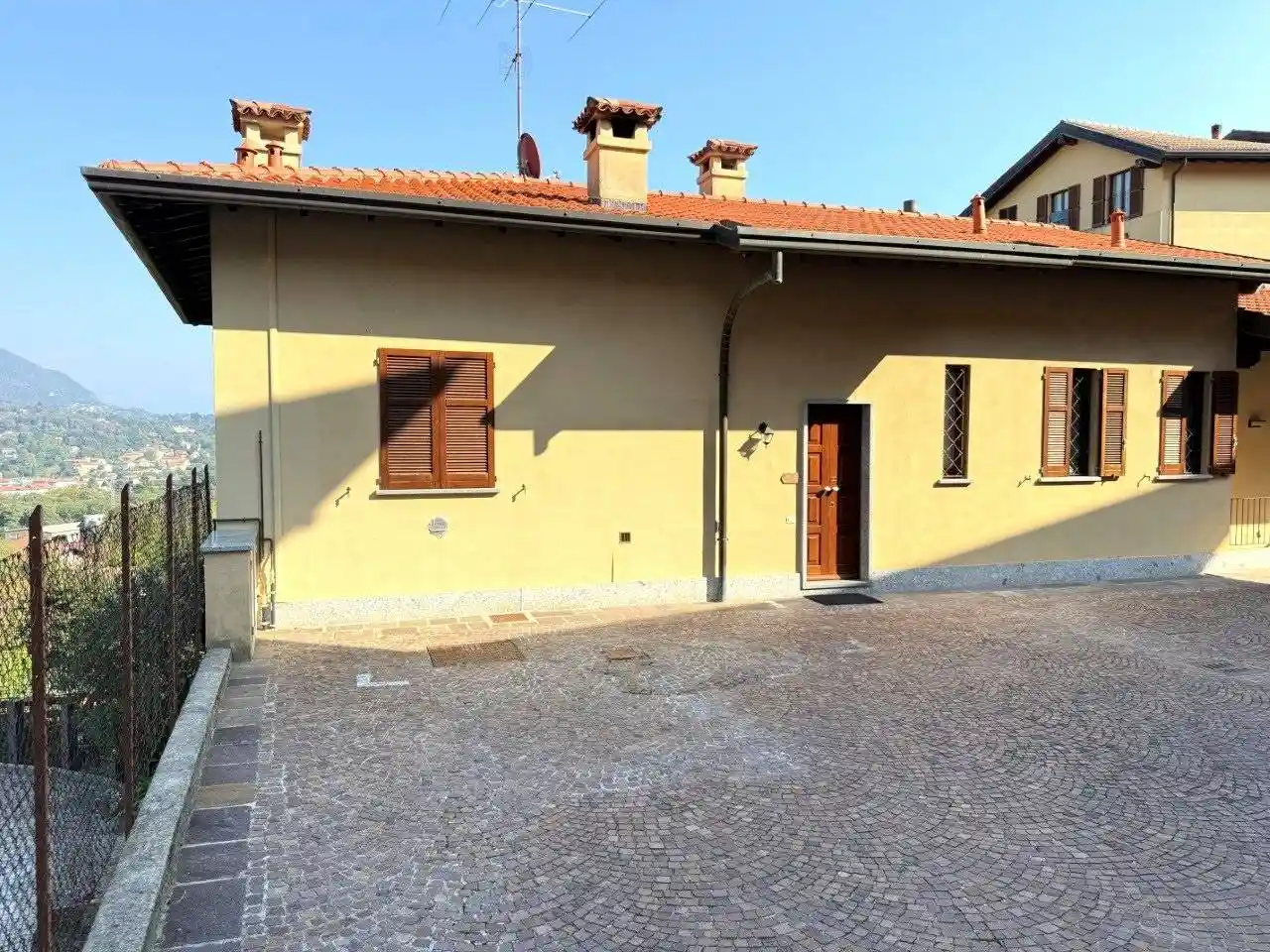 Appartamento in vendita a Erba