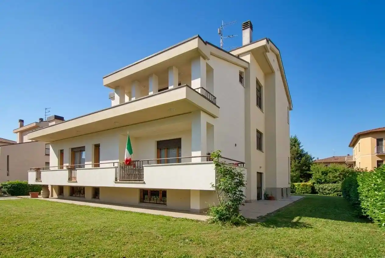 Villa in vendita a Arezzo