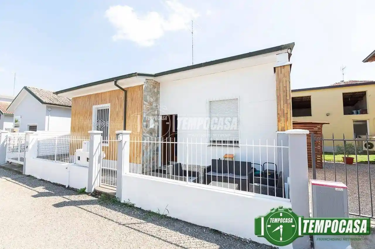 Villa in vendita a Pandino