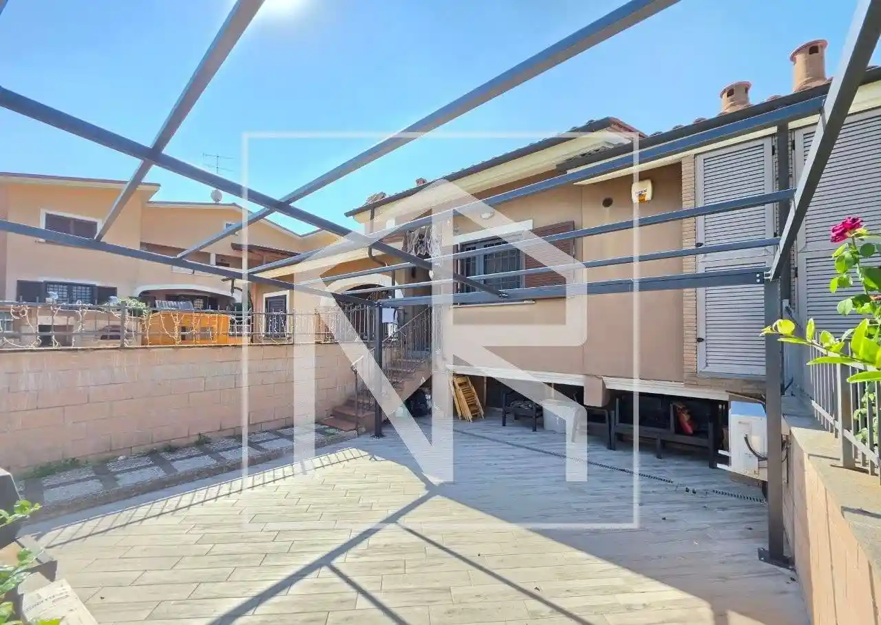 Villetta a schiera in vendita a Roma