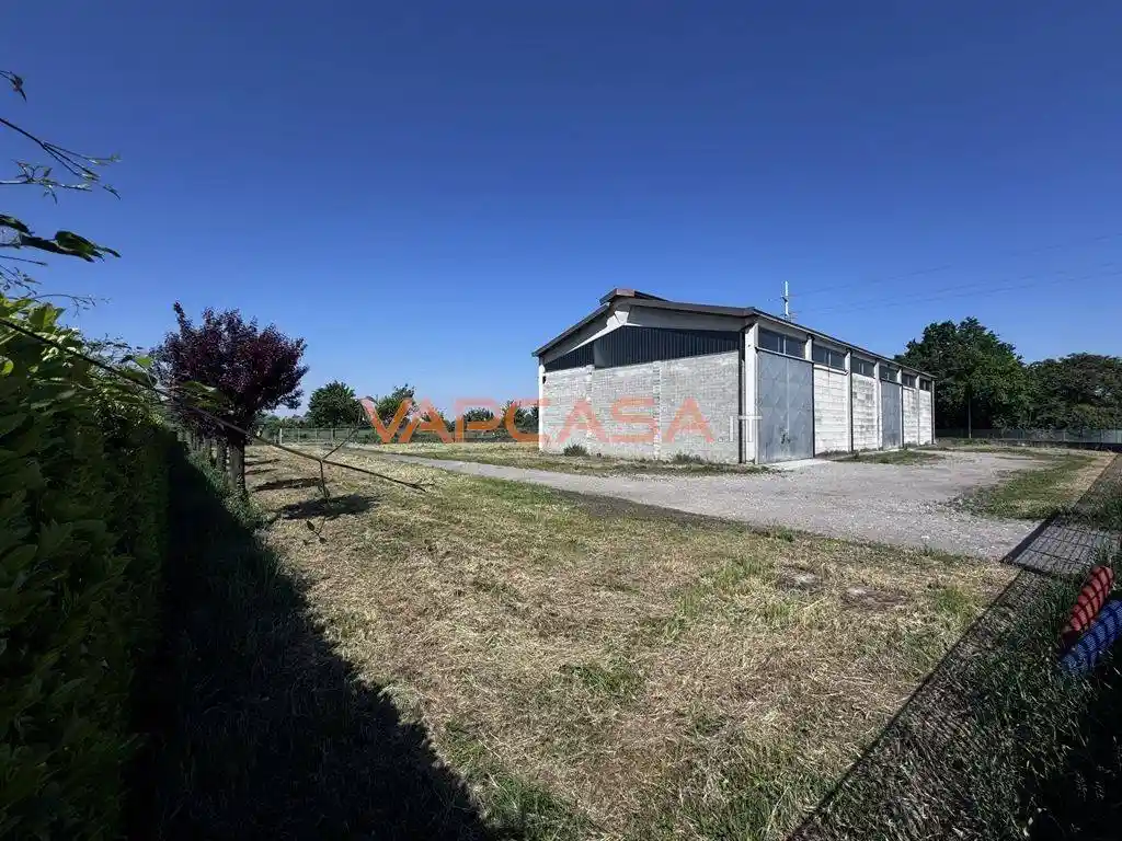 Villa in vendita a Romano di Lombardia