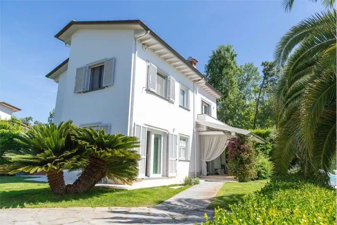 Villa in vendita a Forte dei Marmi