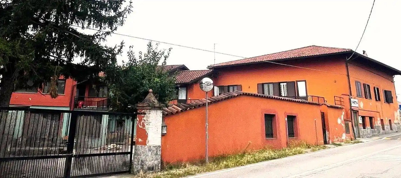 Palazzo - Edificio in vendita a Mazzè