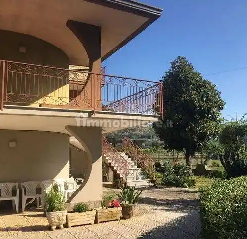 Villa in vendita a Piana di Monte Verna