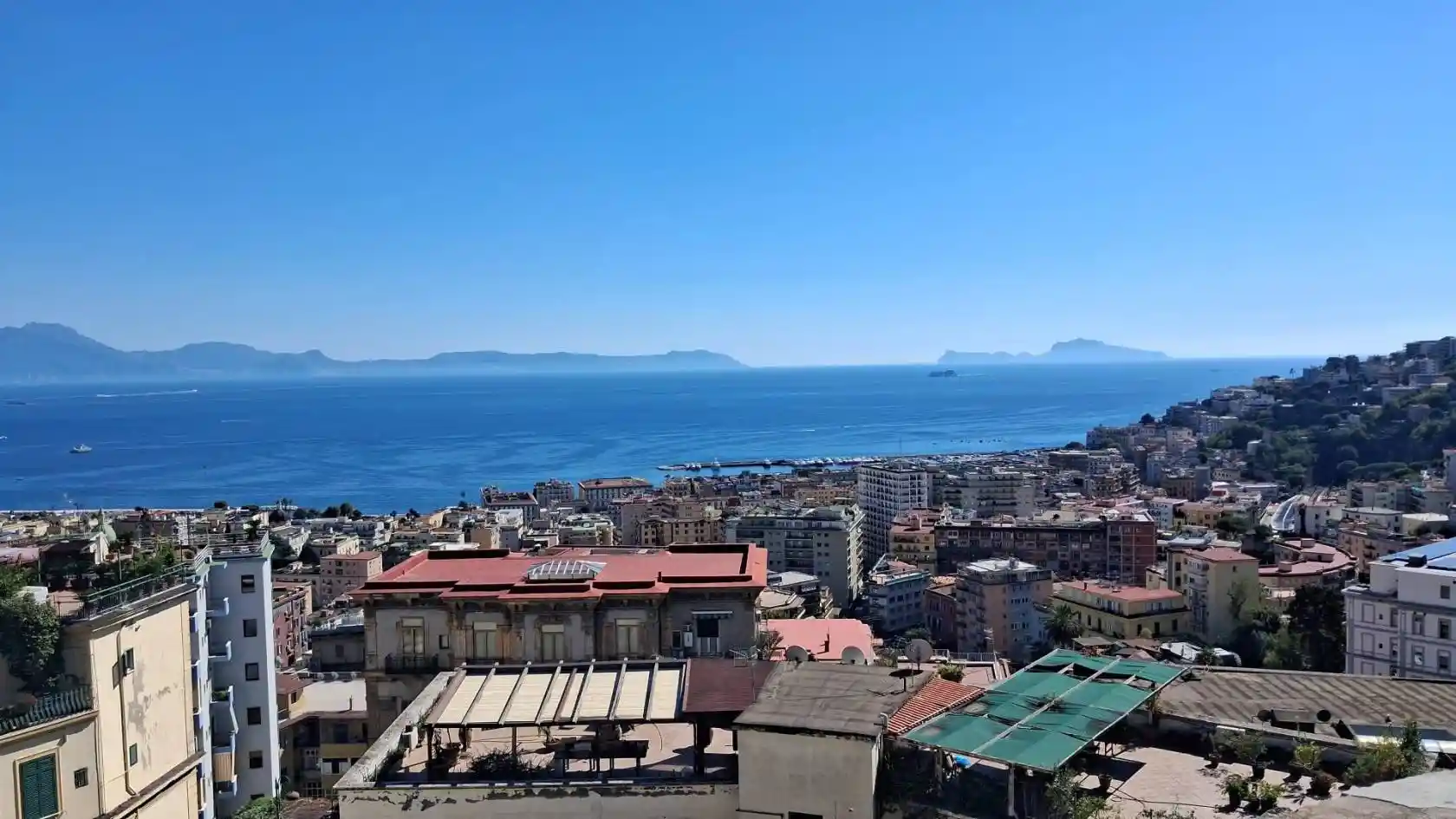 Appartamento in affitto a Napoli