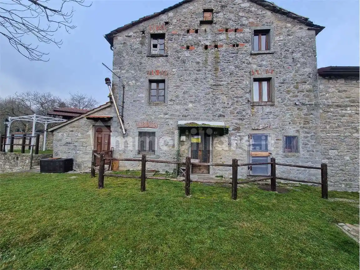 Casa indipendente in vendita a Chiusi della Verna
